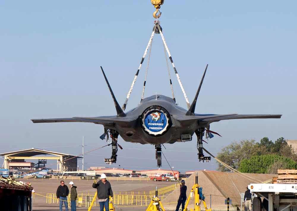В американских истребителях F-35 найдены китайские магниты