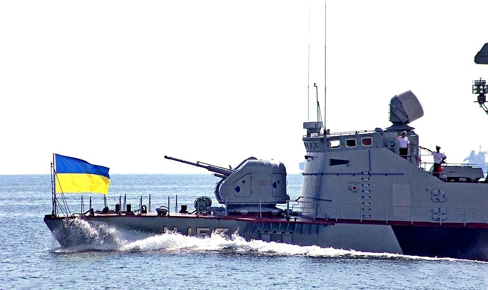 На ВМС Украины натянули гусеницы