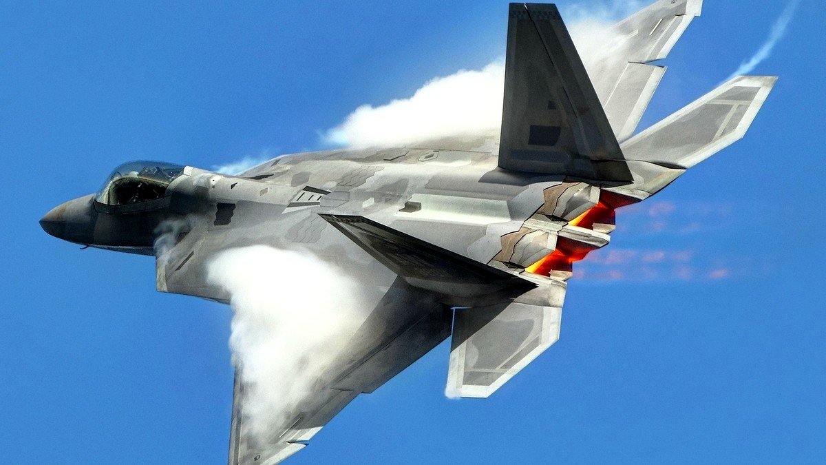 F-22 летает на украденной технологии